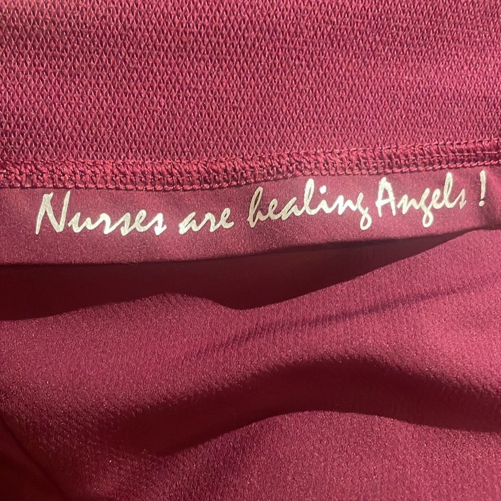 HEALING HANDS SCRUB TOP - Picture 2 of 7